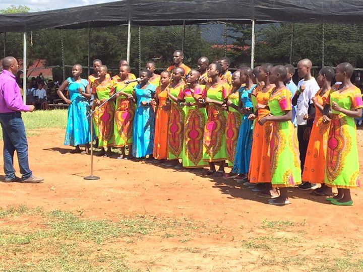 Kenyan choir at the medal ceremony.